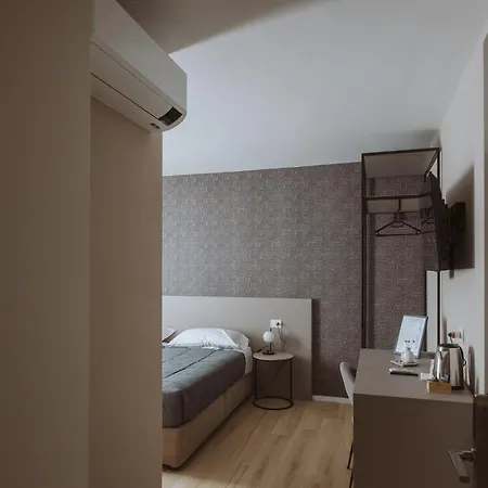 Madonna Di Sotto サッスオーロ