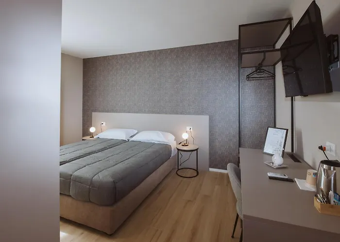 Madonna Di Sotto Πανδοχείο *